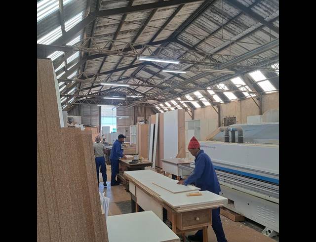 INDUSTRIAL PROPERTY TO RENT IN DEAL PARTY